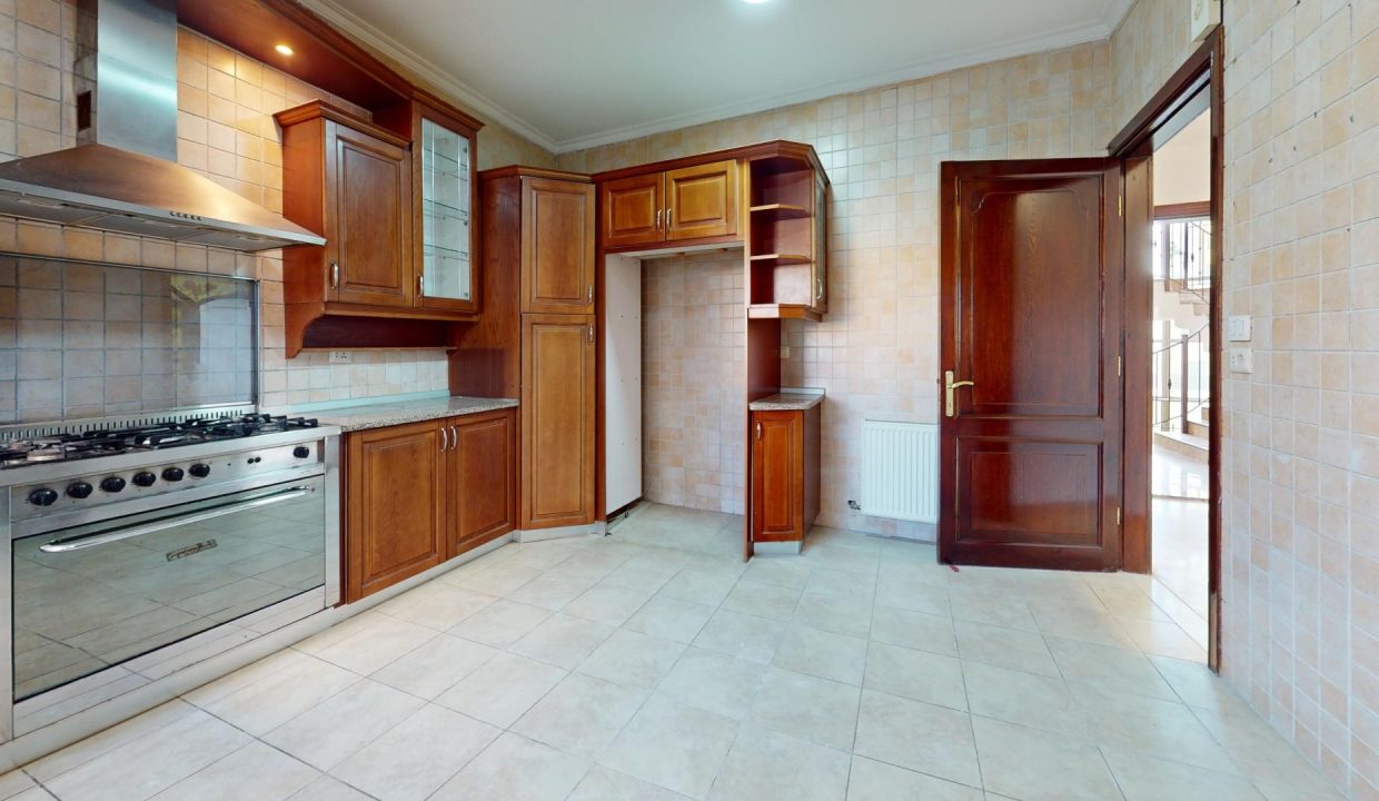 Unfurnished-Apartment-for-Rent-Kitchen 1