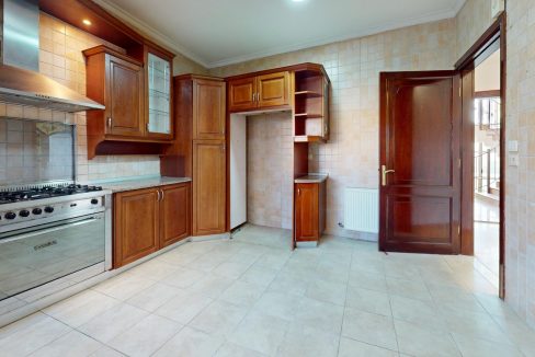 Unfurnished-Apartment-for-Rent-Kitchen 1