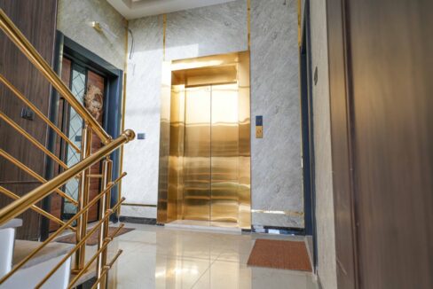 Smaller - Elevator (Custom)